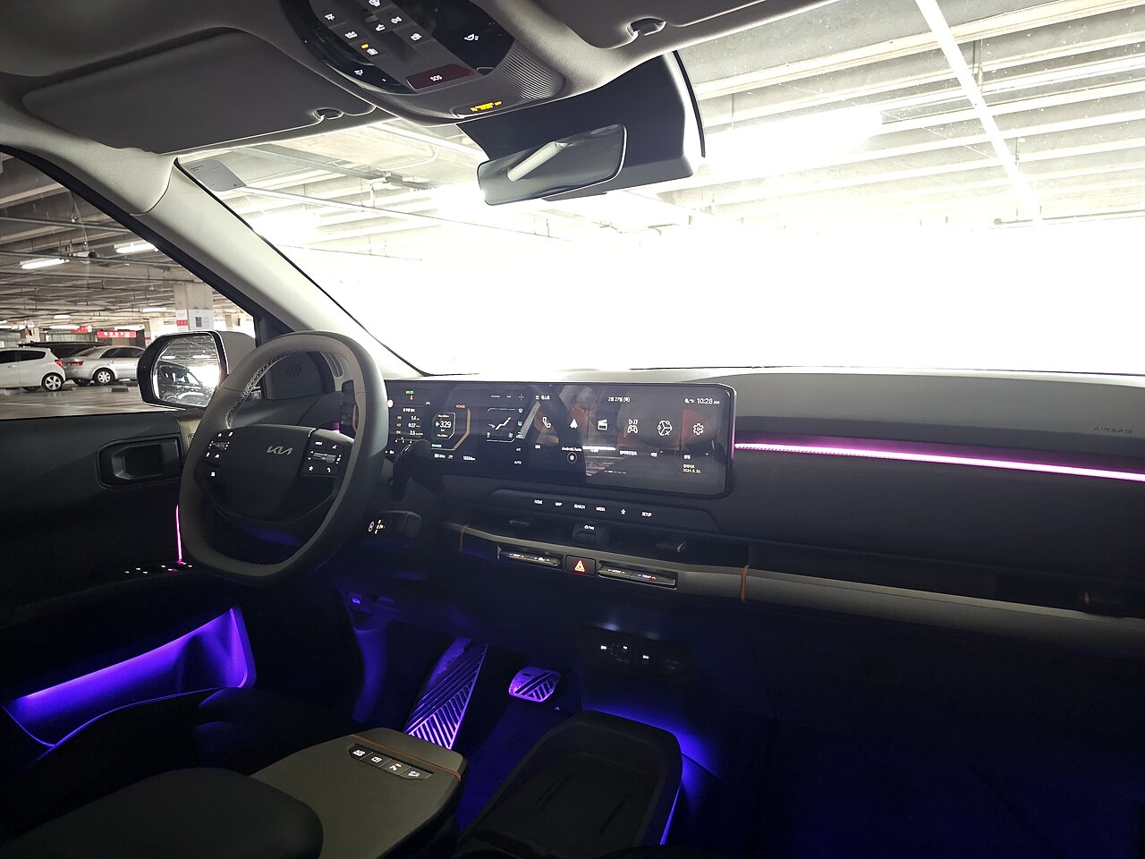 Kia EV3 ön kabininin geniş görünümü