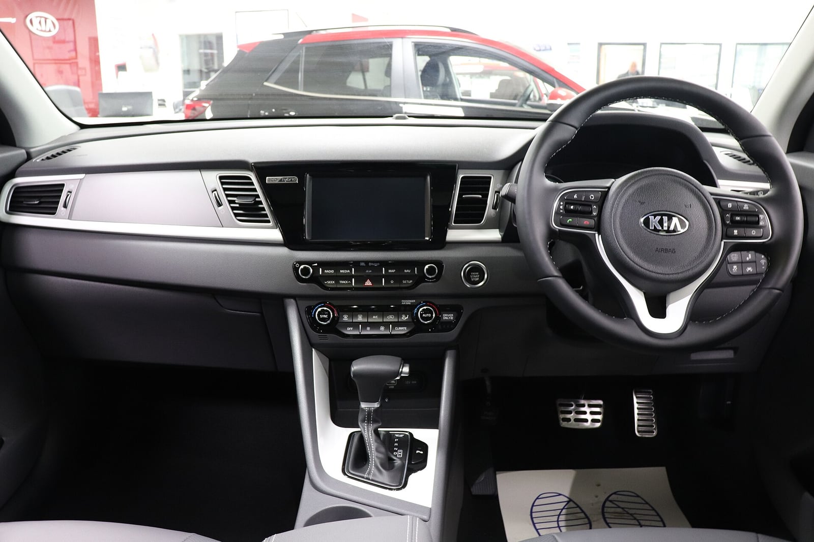 Kia Niro DE kabin ve gösterge paneli