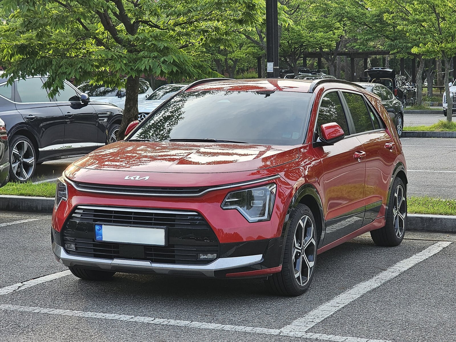 Kia Niro SG2 hibritin yandan görünüşü