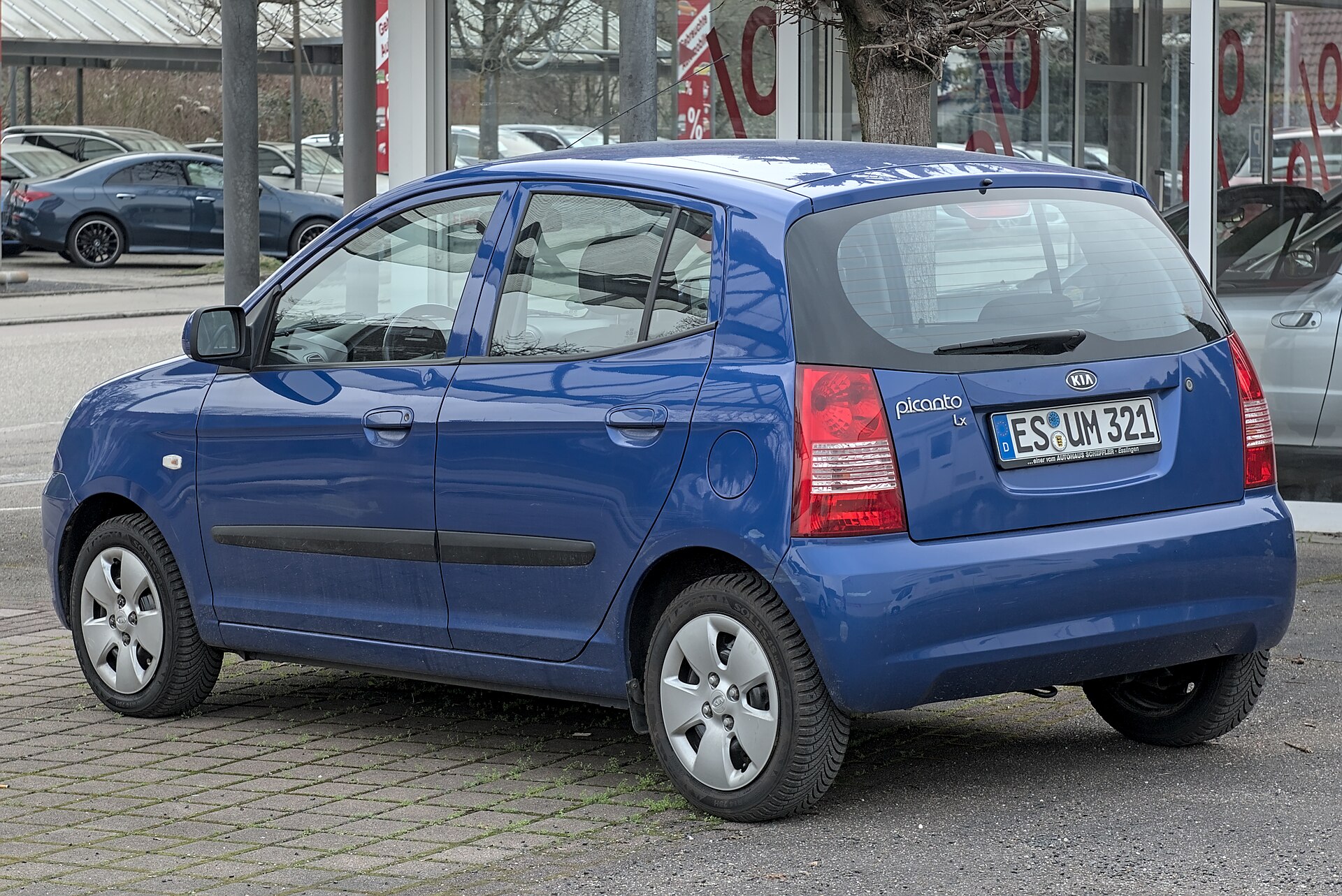 Kia Picanto SA gövde arka yan görünüm