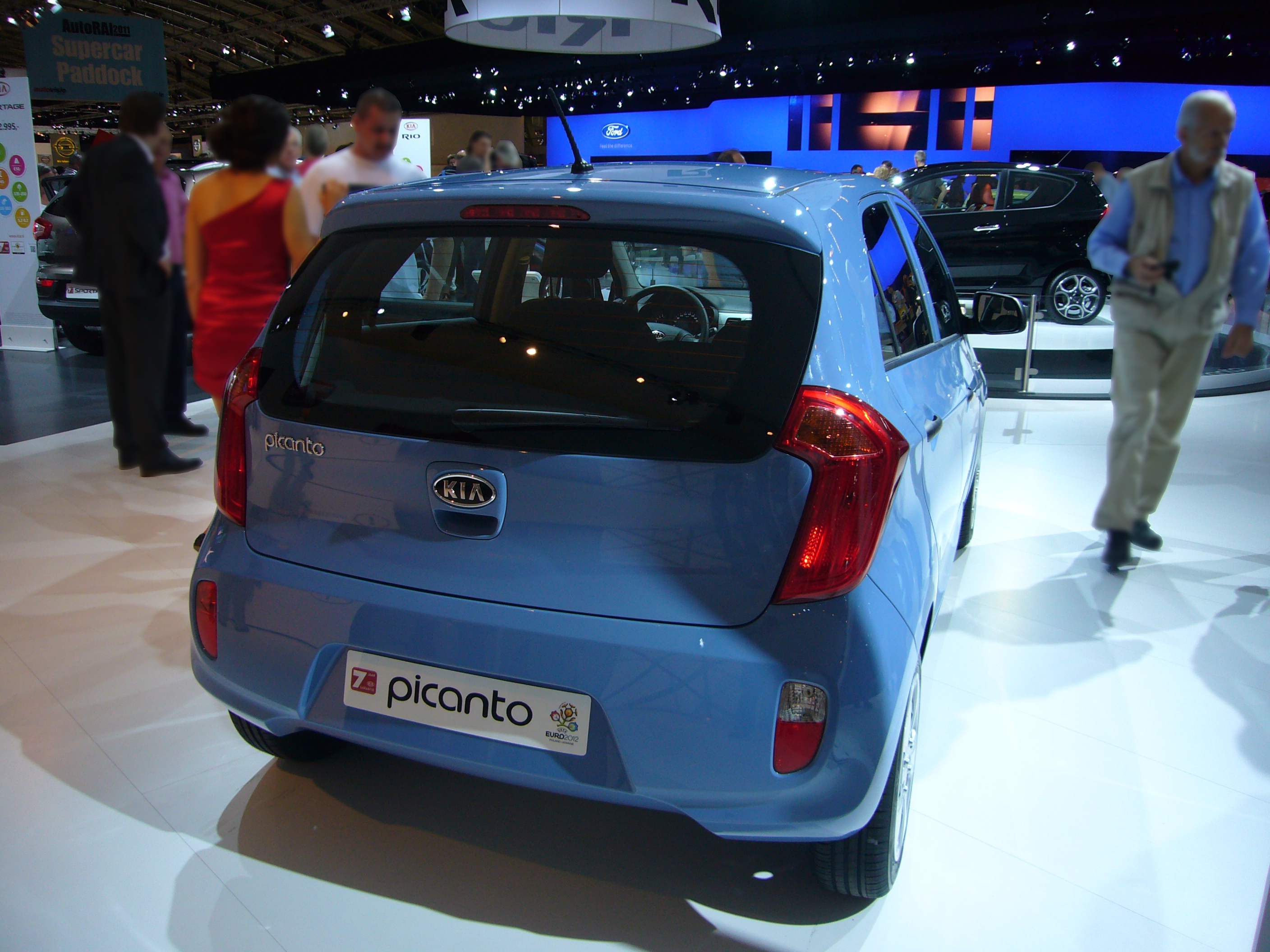 Kia Picanto TA arka tasarım ve bagaj kapağı