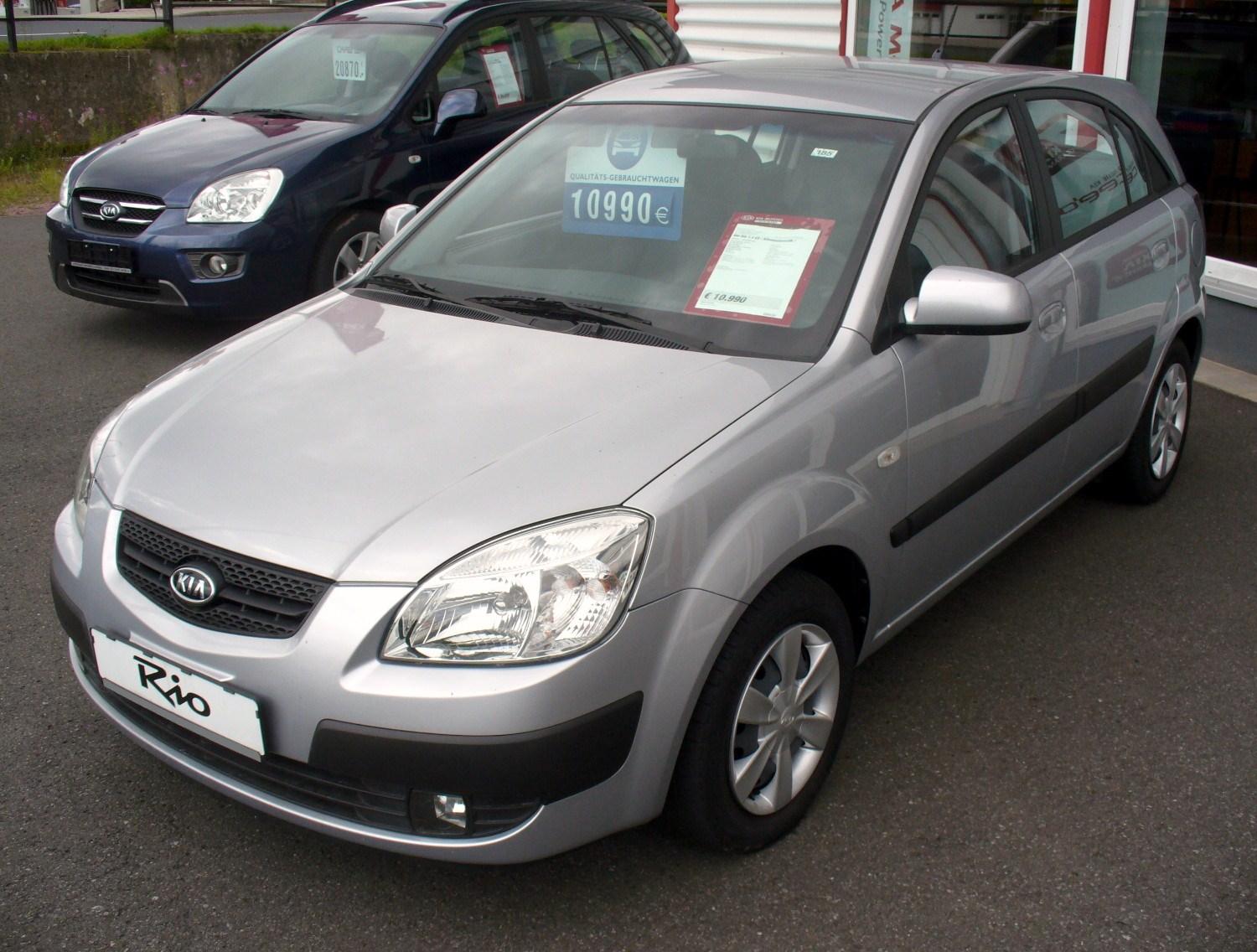 Kia Rio JB 1.4 EX donanımlı otomobil