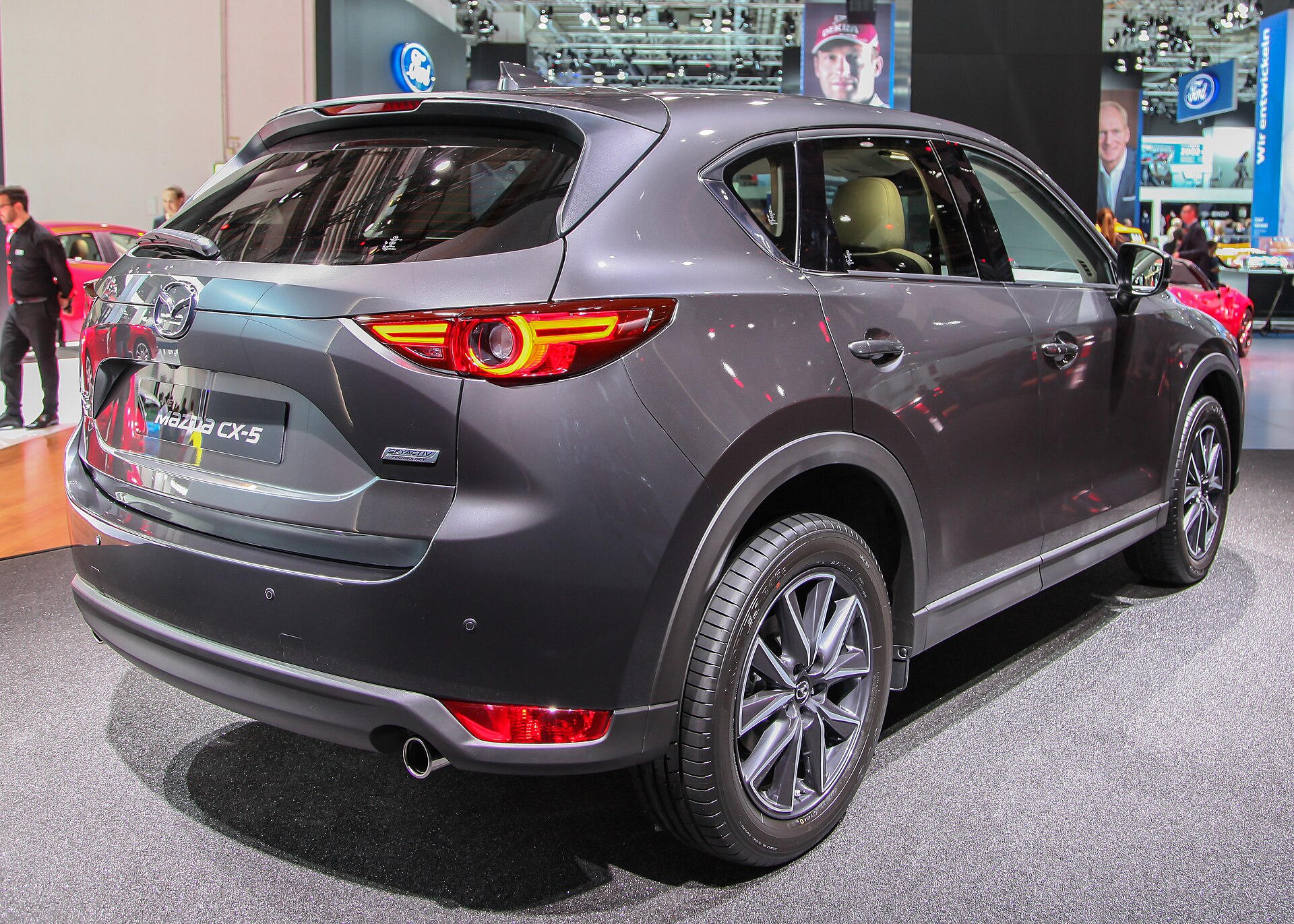 İkinci nesil Mazda CX-5 KF arkadan görünüm