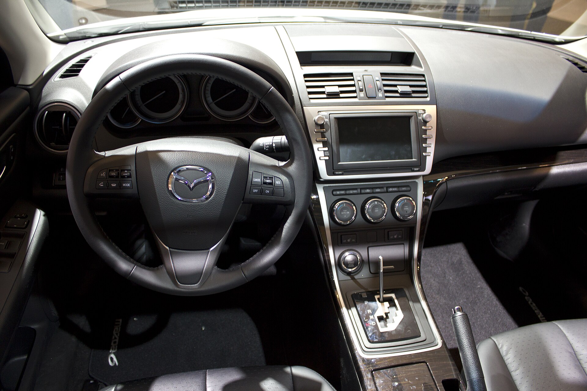 2011 Mazda 6 GH kokpit