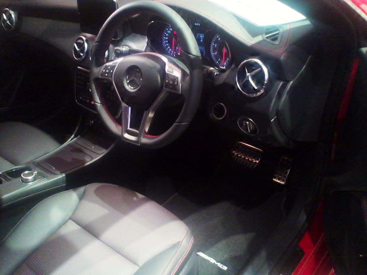 Mercedes-Benz CLA C117 iç mekânı