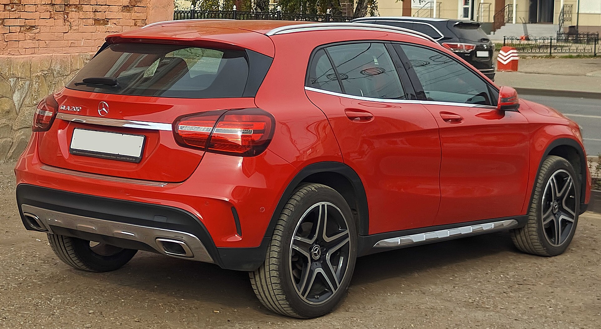 Mercedes GLA X156 arka görünüşü
