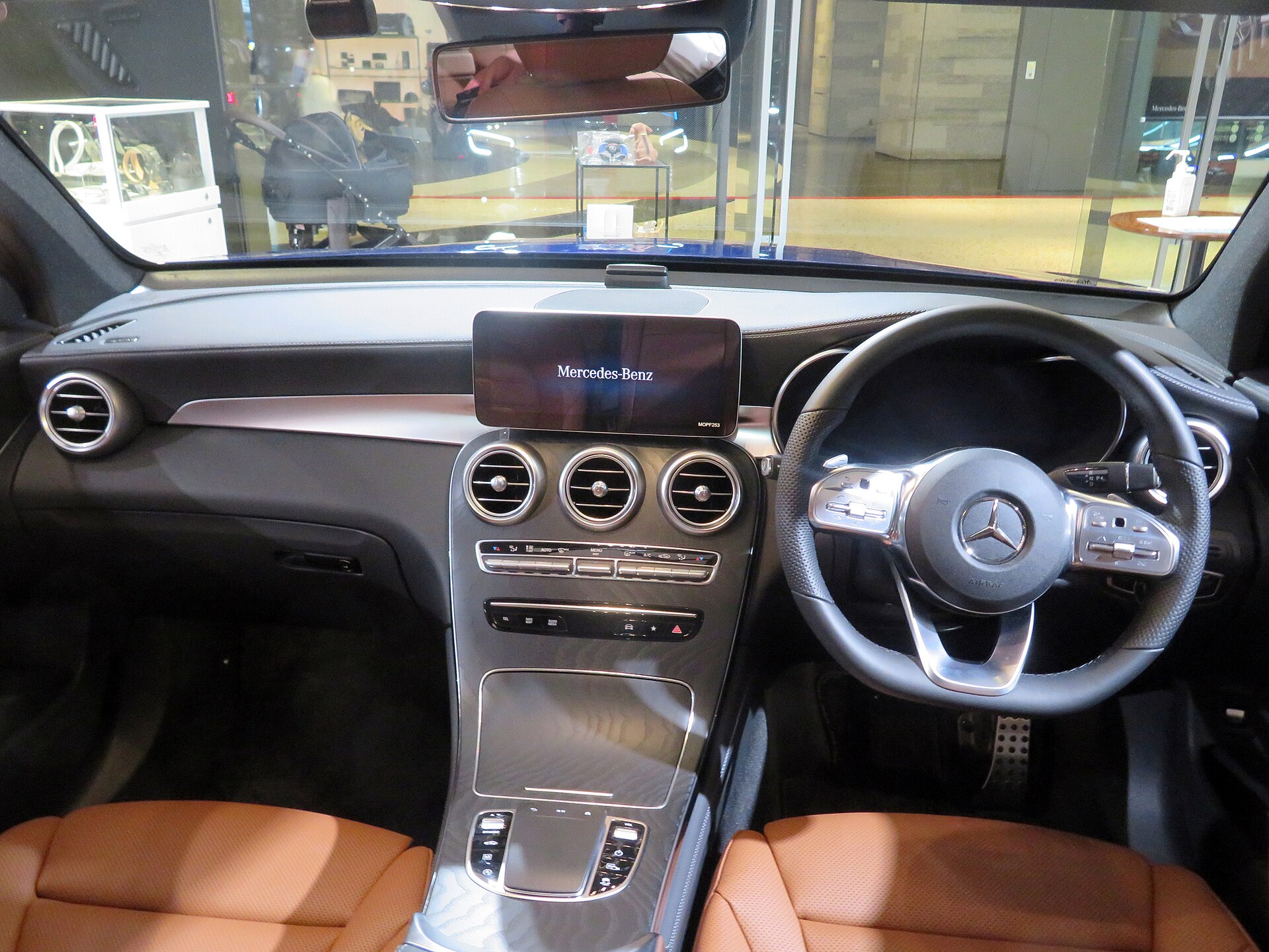 Mercedes GLC X253 makyajlı iç mekân