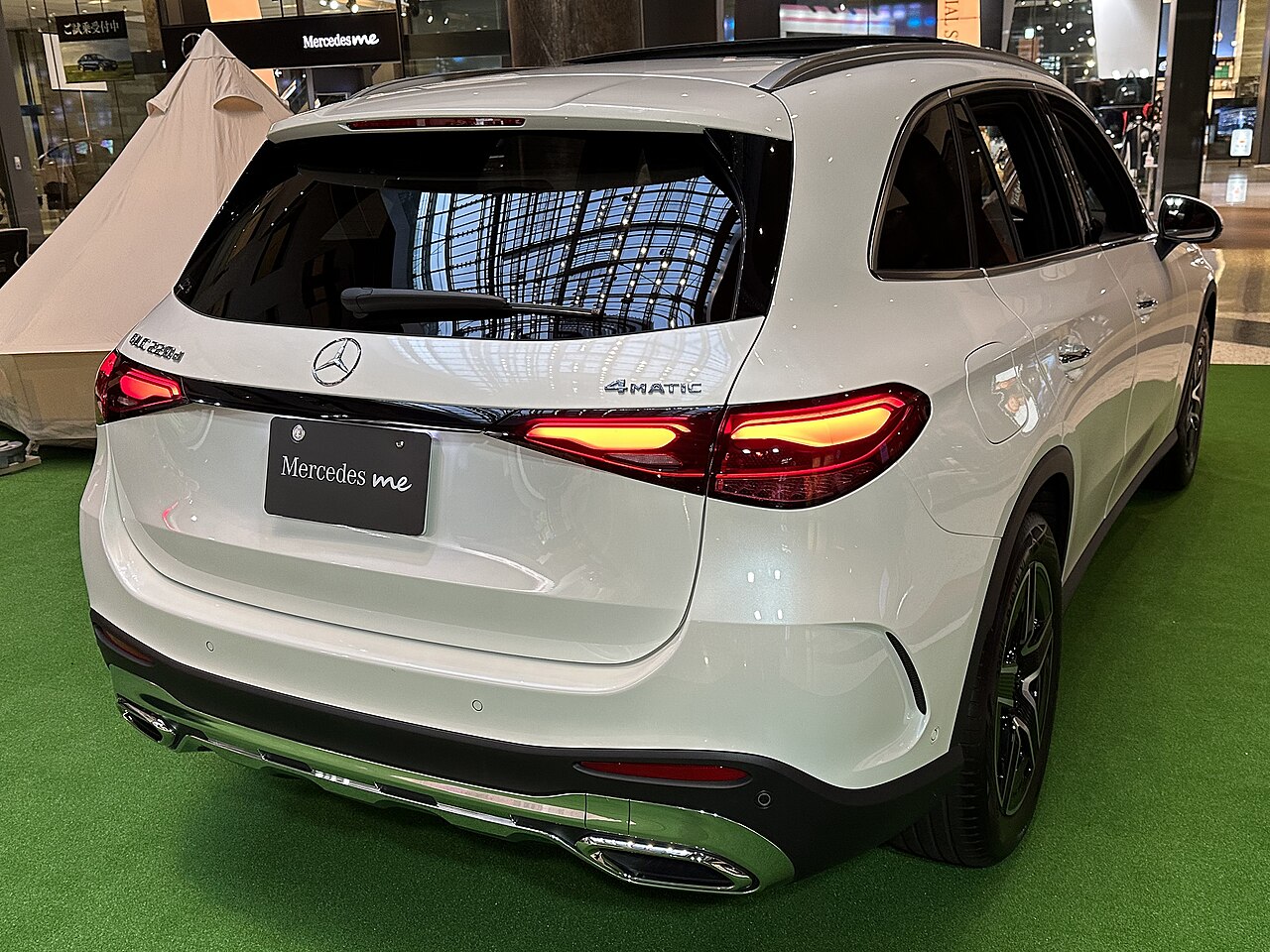 Mercedes-Benz GLC X254 arka görünüş ve bagaj kapağı