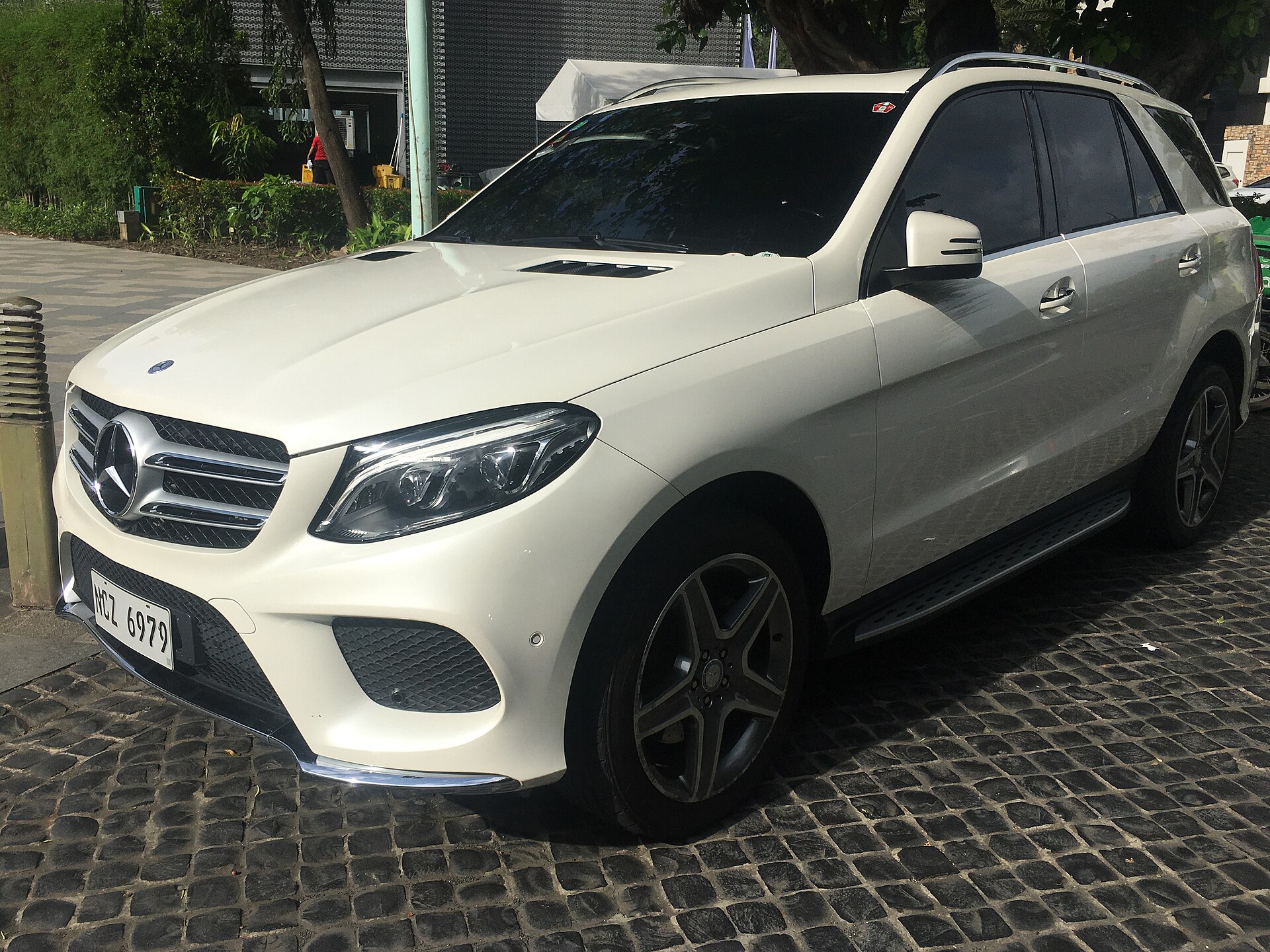 Makyaj sonrası Mercedes-Benz GLE 350d W166