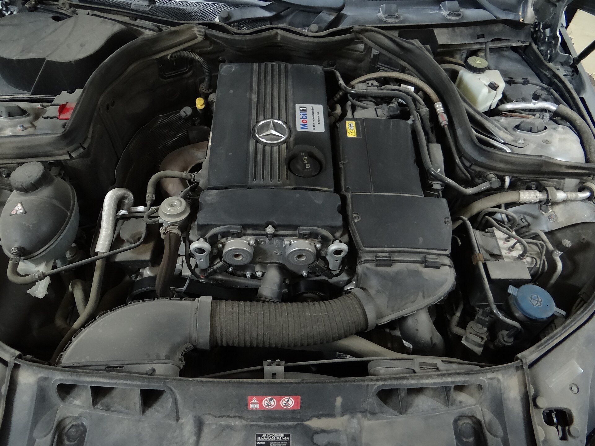 Mercedes-Benz M271 Kompressor motor bölmesi