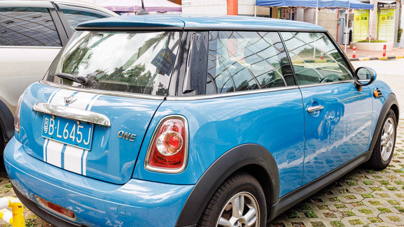 MINI Cooper R56 arka ve yan görünüm