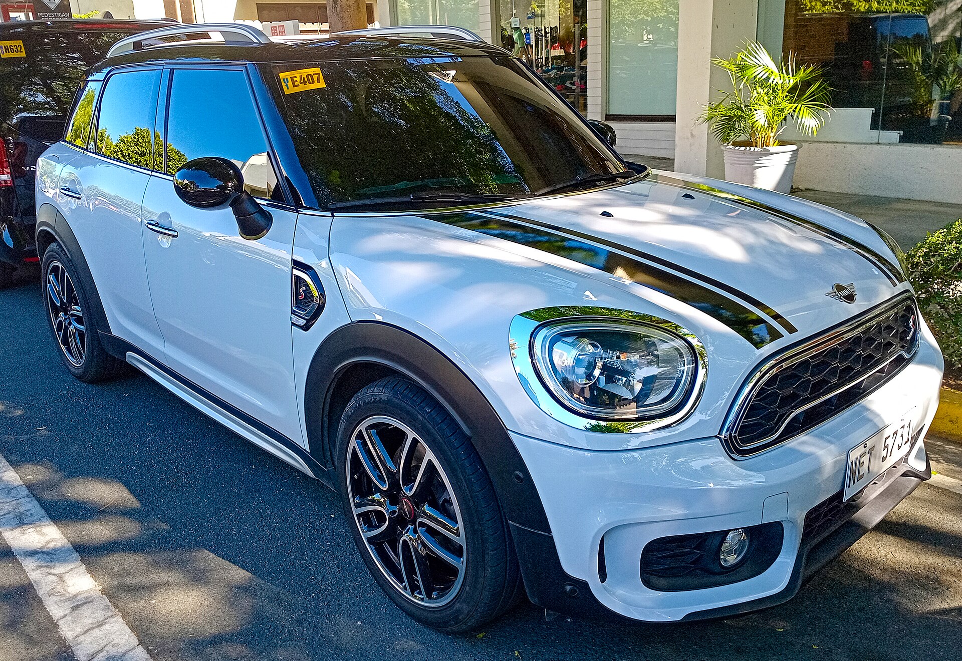MINI Countryman F60 Cooper arka görünüm