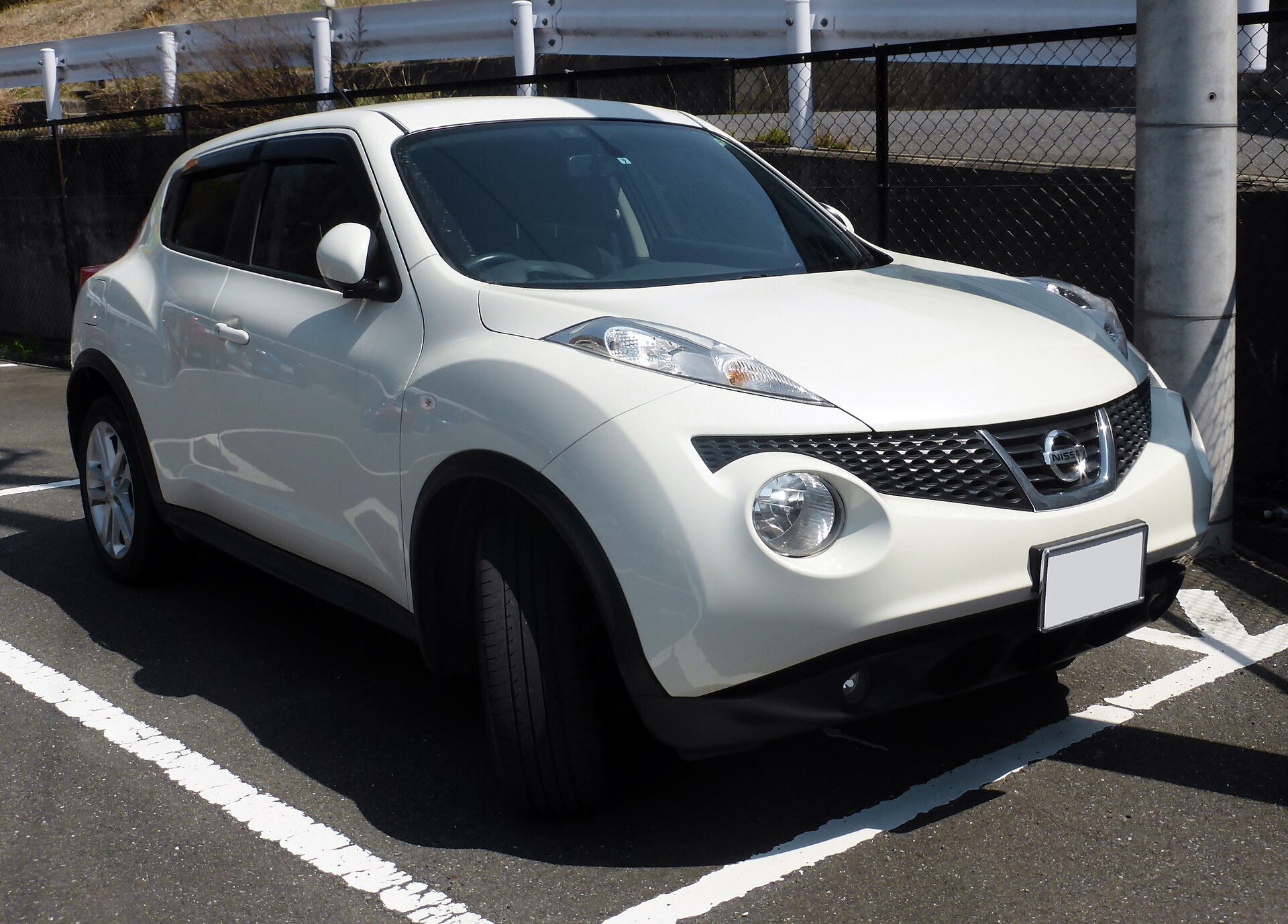 Nissan Juke F15 15RX Type V ön görünümü