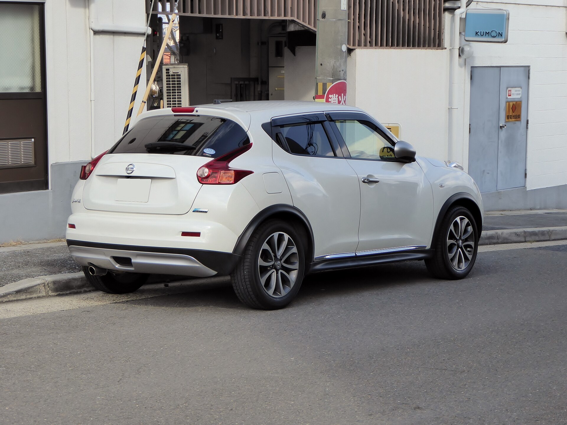 Nissan Juke F15 16GT arka görünümü