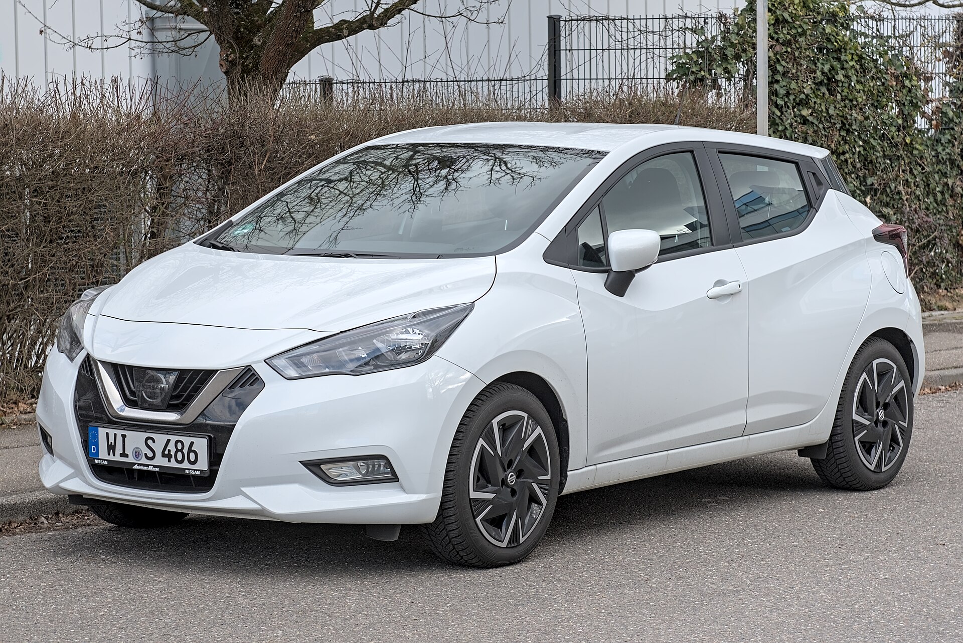 Nissan Micra K14 önden üç çeyrek görünüm