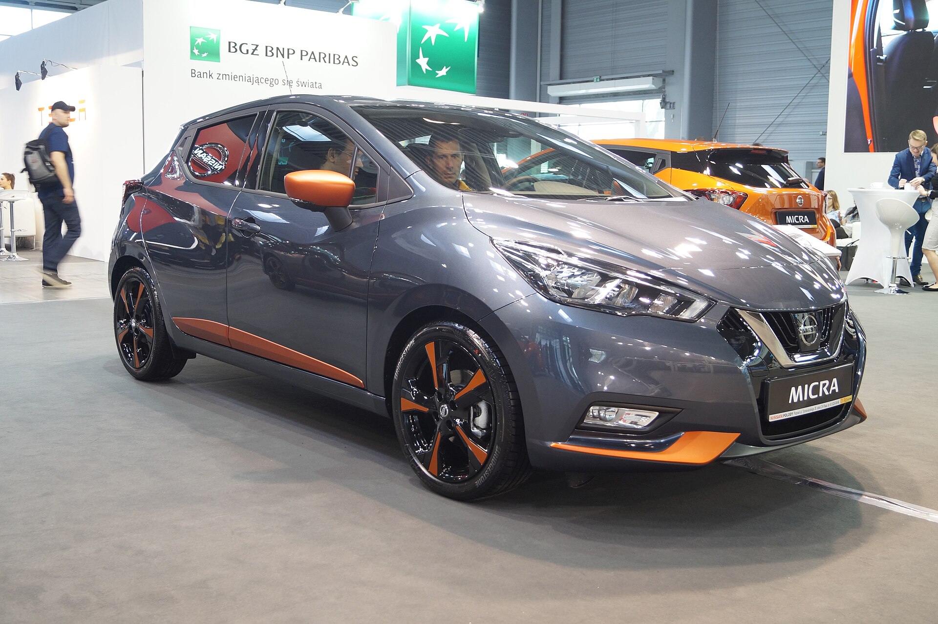 Nissan Micra K14 ön sağ çapraz gövde ve jant görünümü