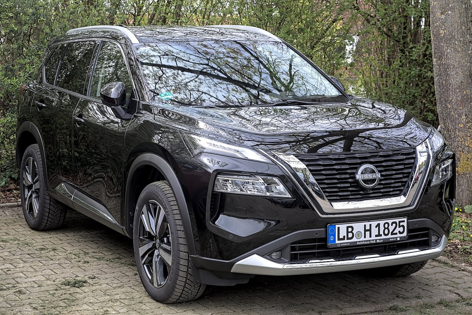 Nissan X-Trail T33 arka görünüm