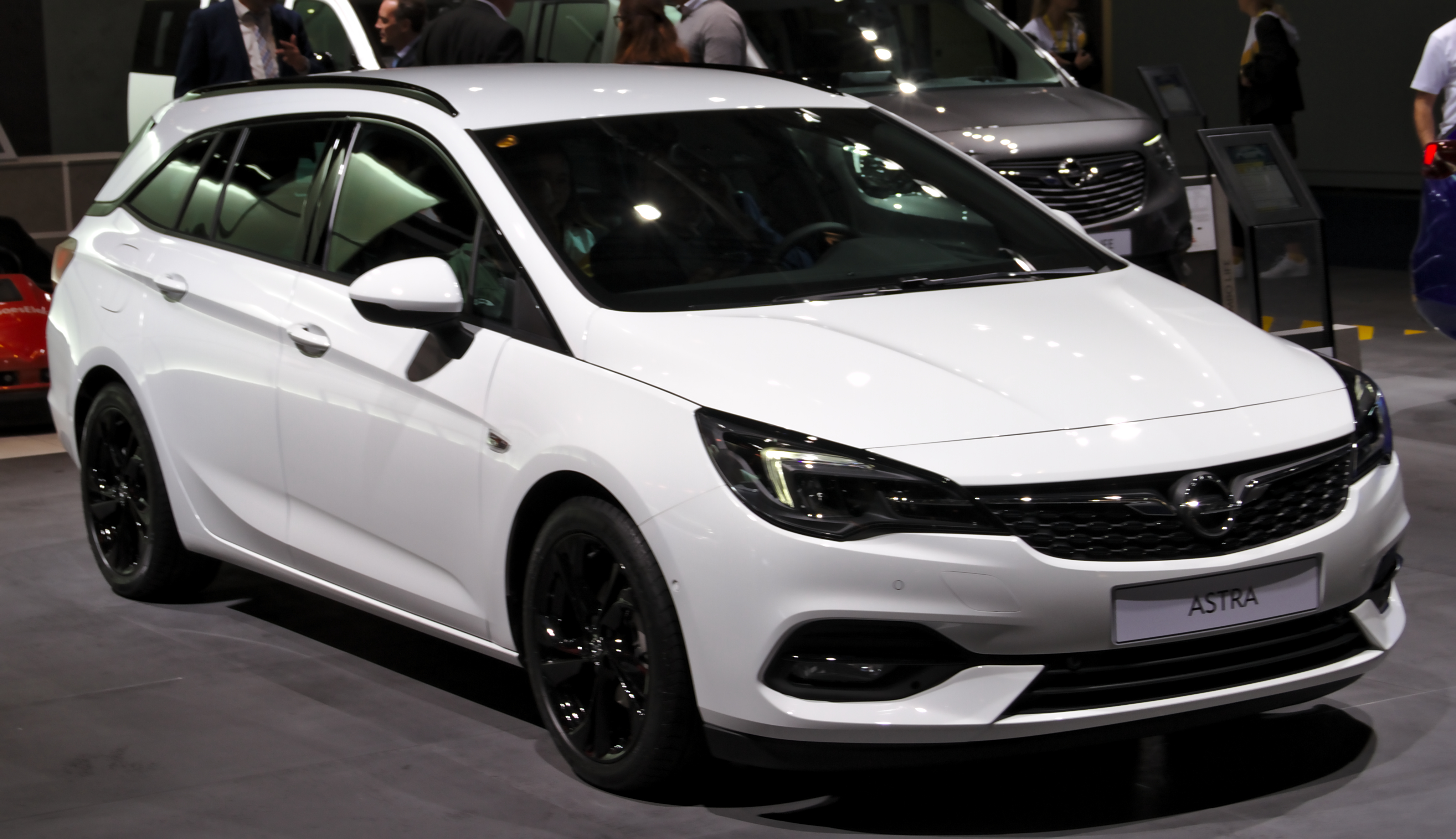Opel Astra K 1.6 CDTI Alım Rehberi: Zincir, DPF ve AdBlue: dış görünüm ve gövde ayrıntısı 5