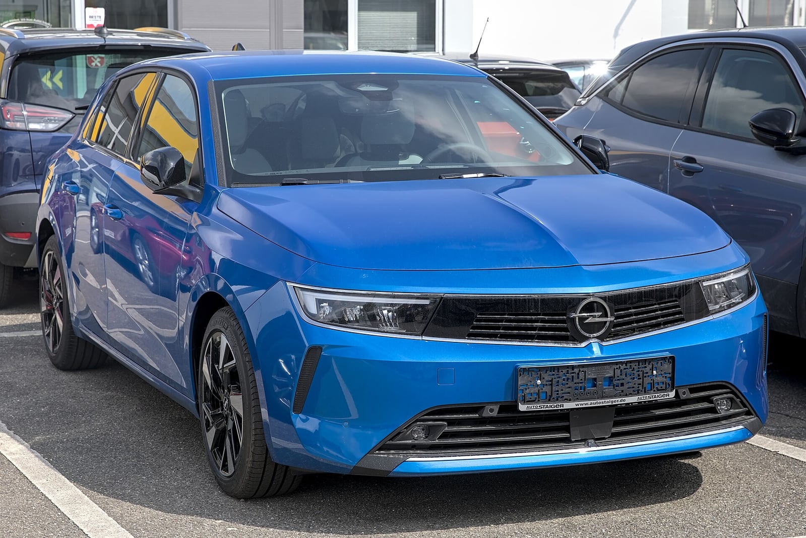Opel Astra L önden görünüm