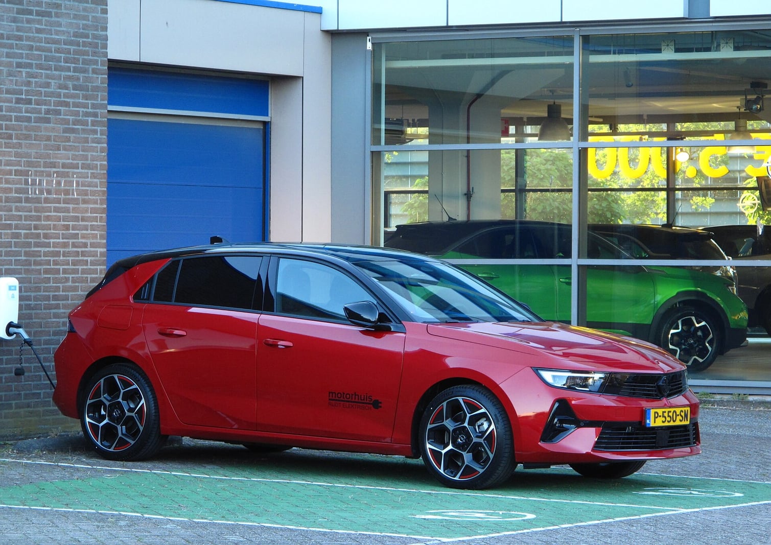 Opel Astra L GS Line Hybrid önden görünüm