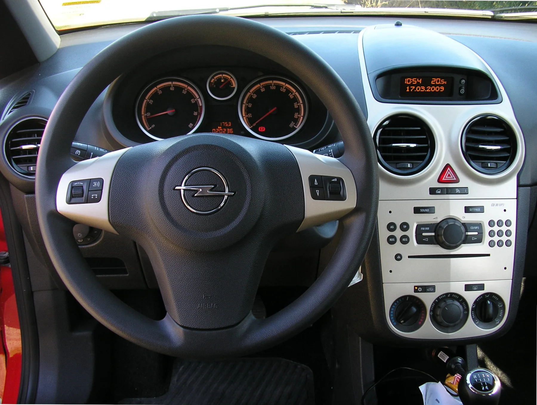 Opel Corsa D görünüm 3