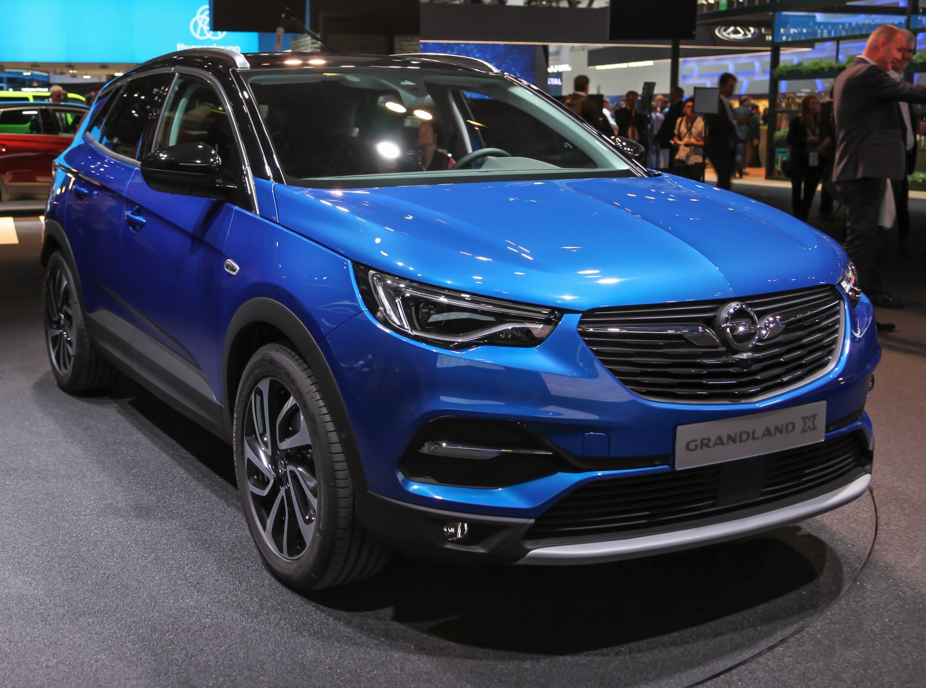 Opel Grandland X önden görünüm