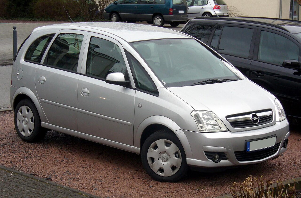 Makyajlı Opel Meriva A 1.6 ön üç çeyrek görünüm