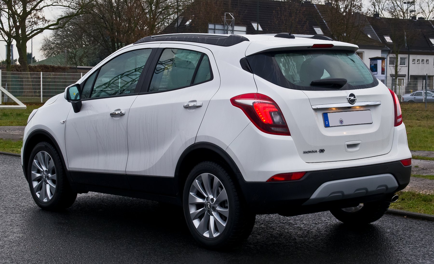 Opel Mokka X arka görünüm