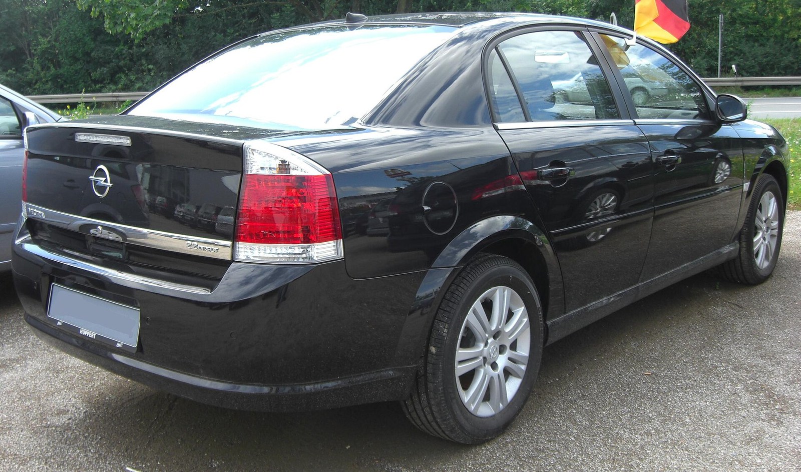 Opel Vectra C sedan arkadan görünüm