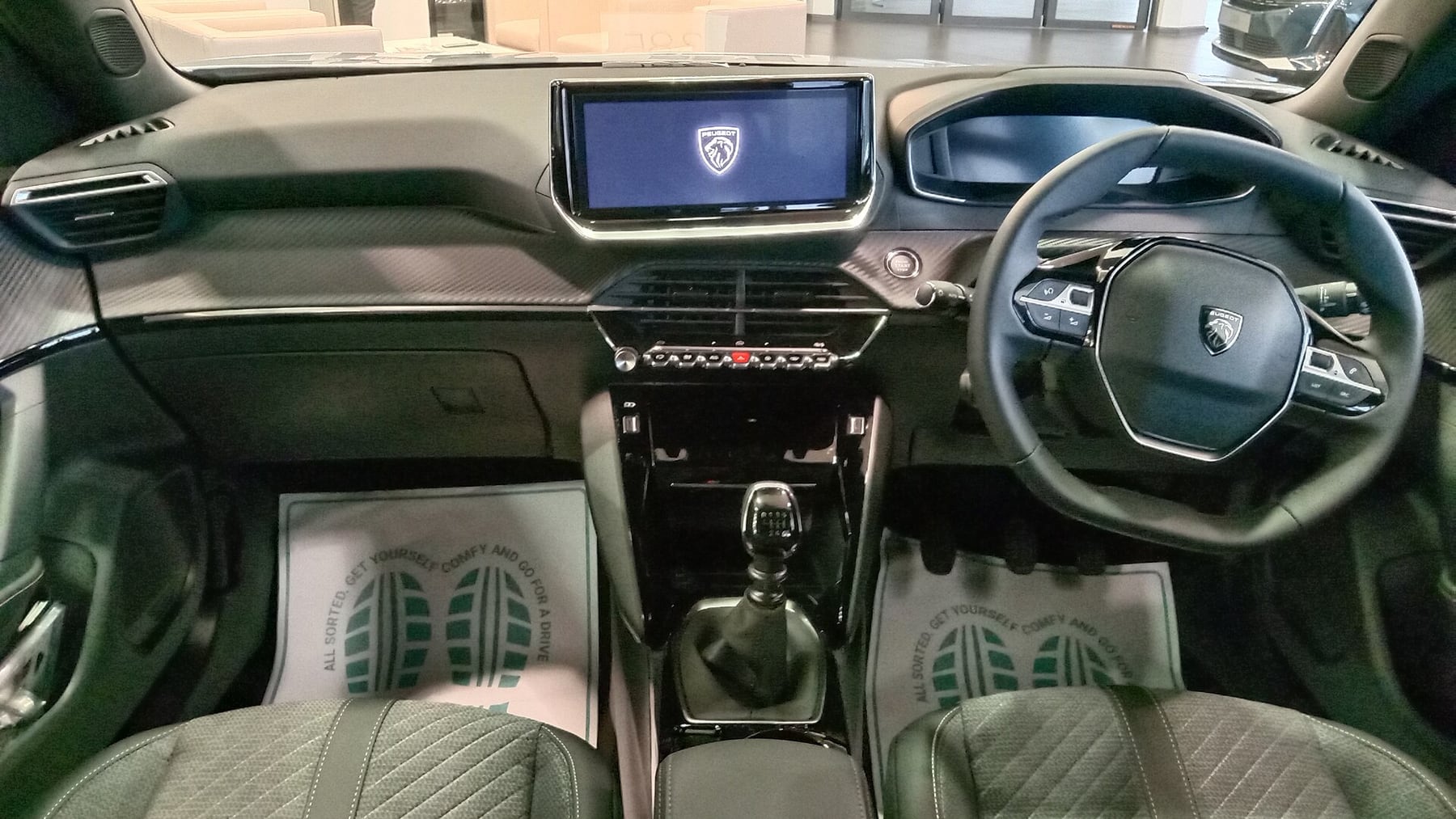 Peugeot 2008 i-Cockpit iç mekânı