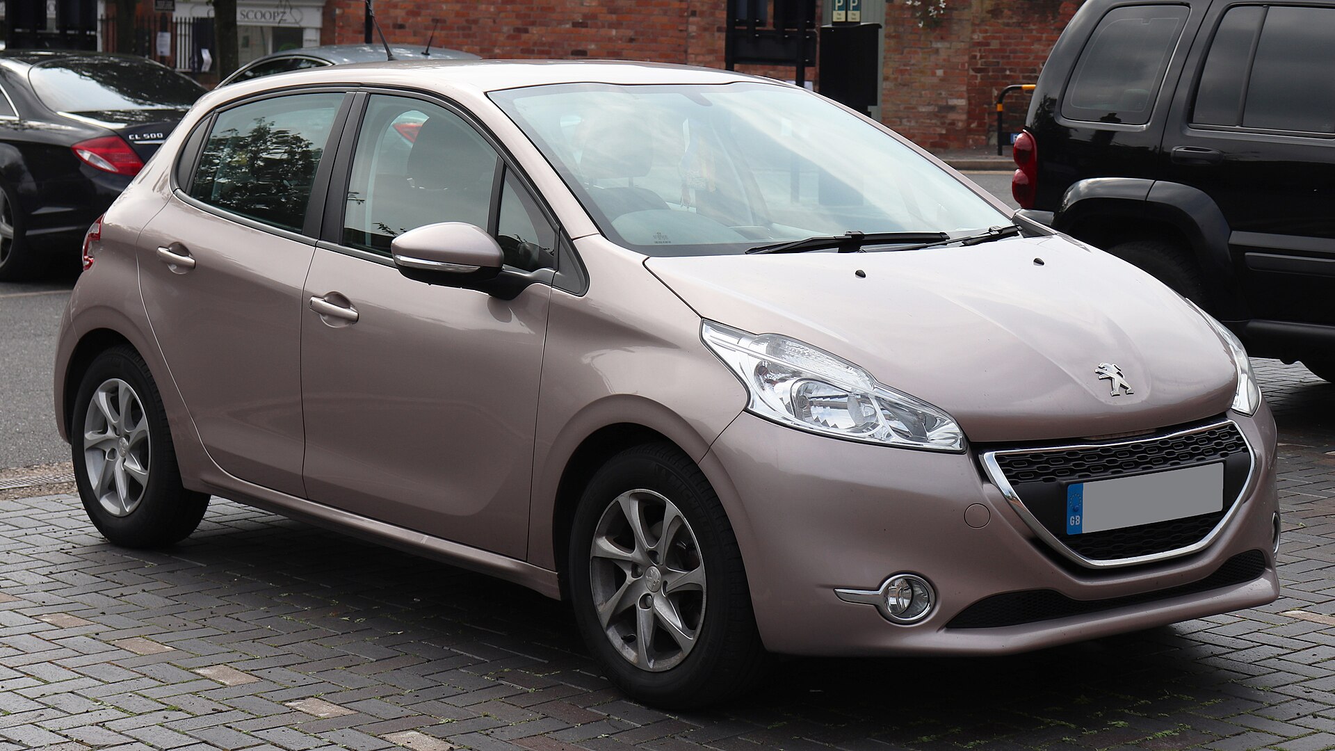 Makyaj öncesi Peugeot 208 1.4 HDi önden görünüm