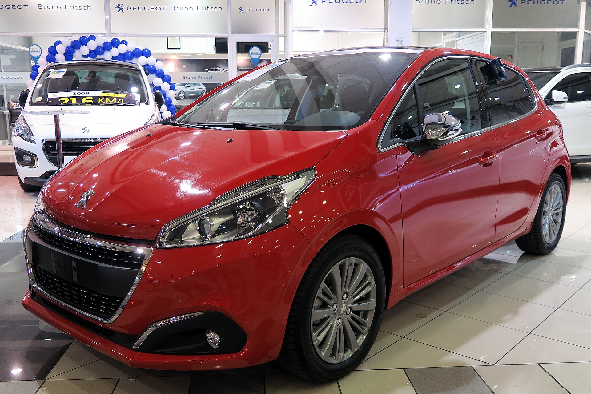 2016 makyajlı Peugeot 208 önden görünüm