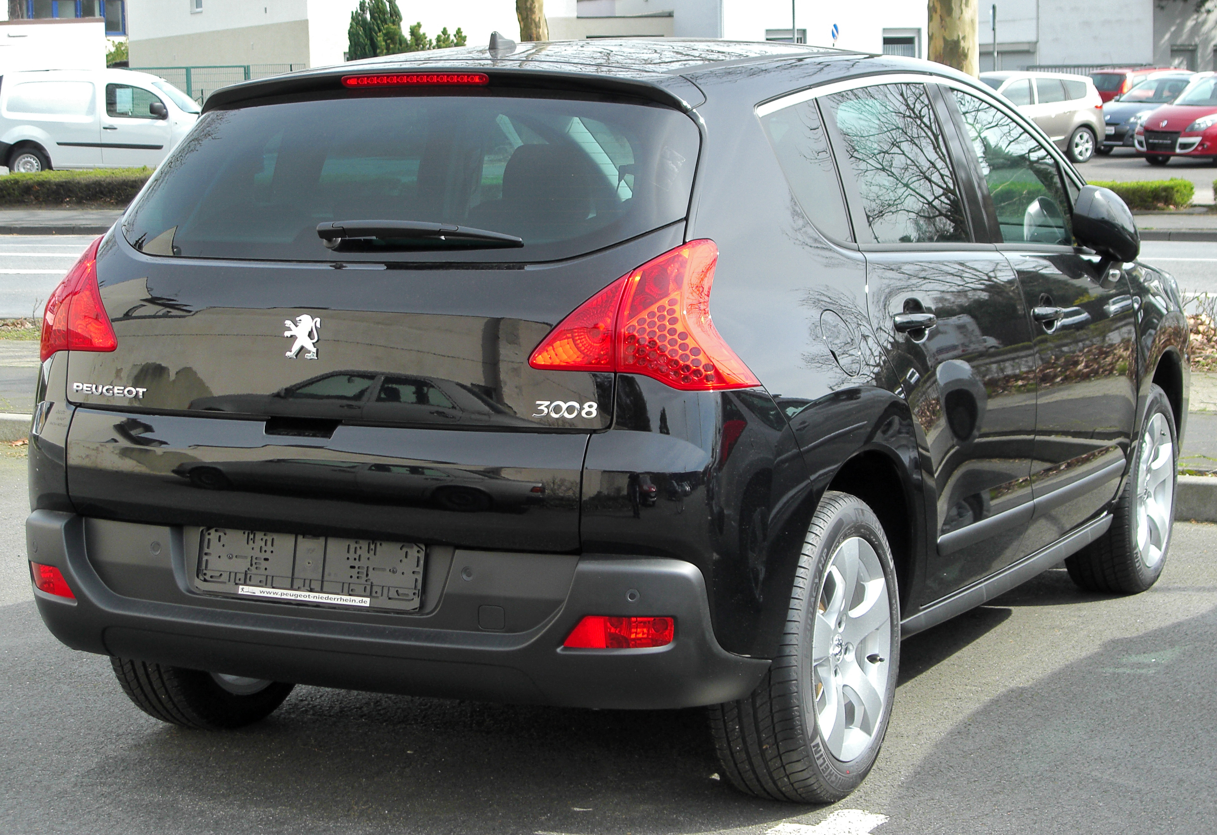 Peugeot 3008 ilk kasa arka tasarım