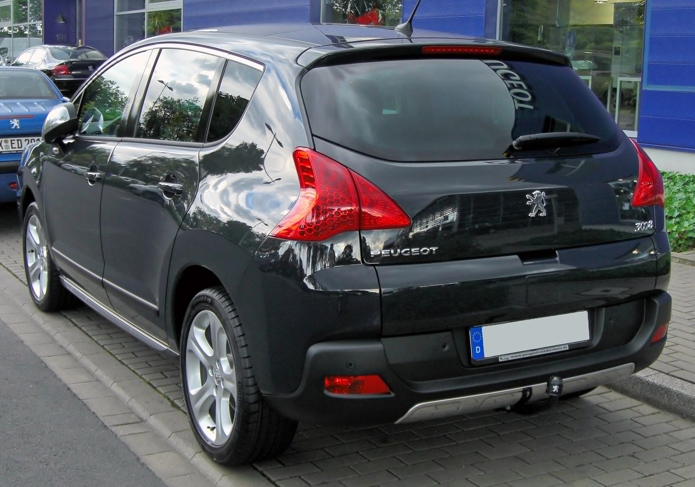 Peugeot 3008 ilk nesil arka-yan görünüş