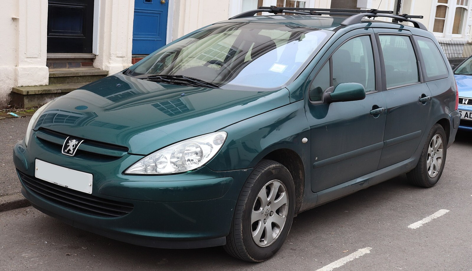 Peugeot 307 SW yan görünüm
