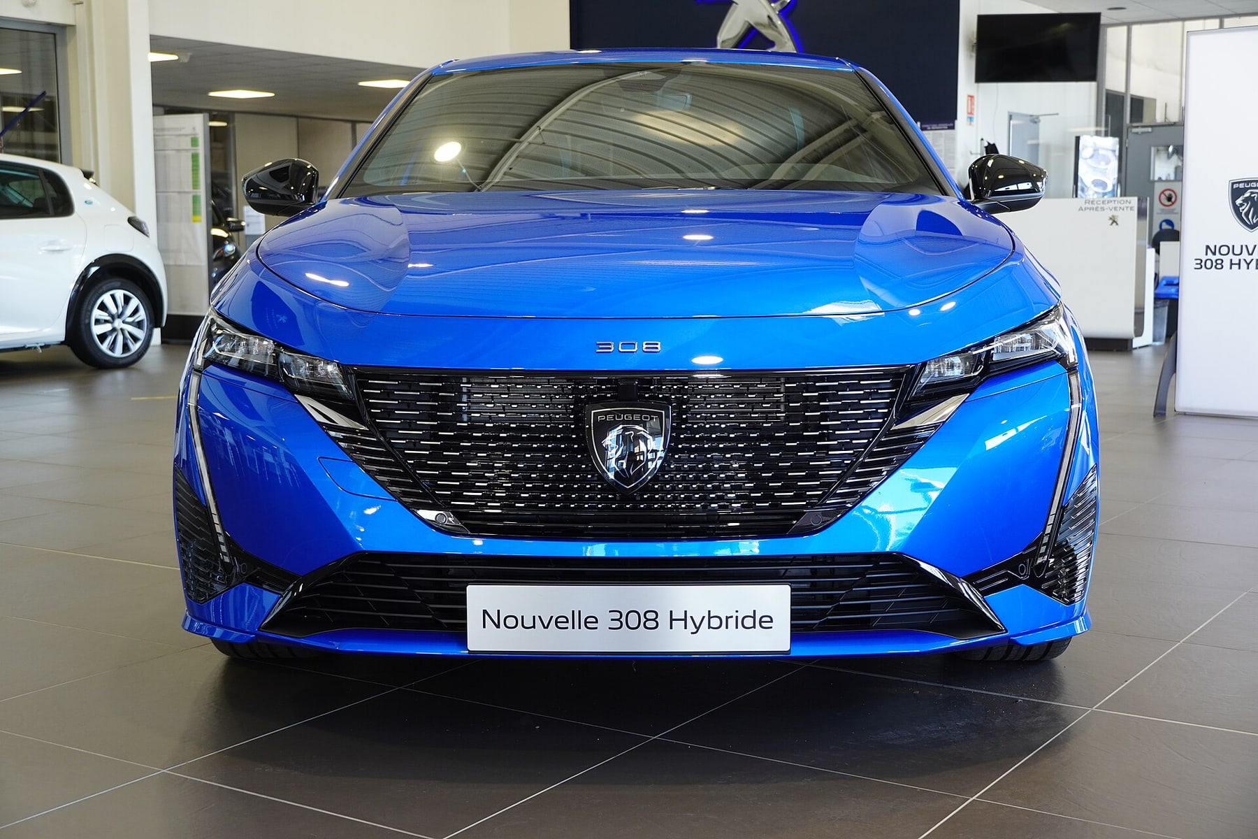 Peugeot 308 P5 ön görünüm