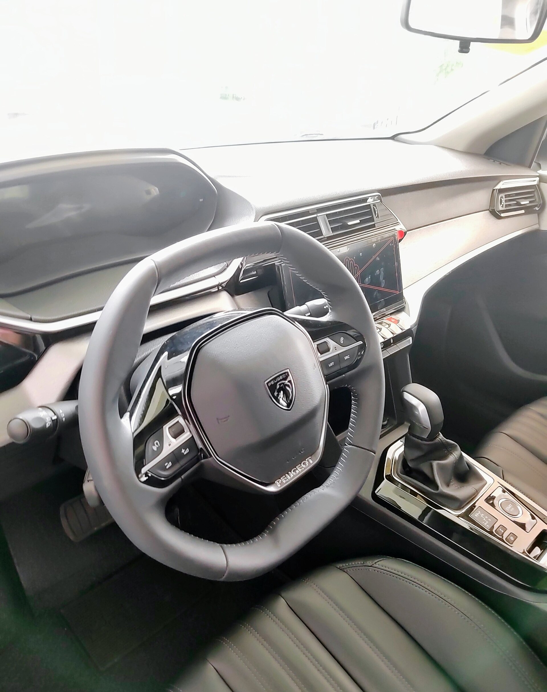 Yeni nesil Peugeot 408 gövde çizgisi