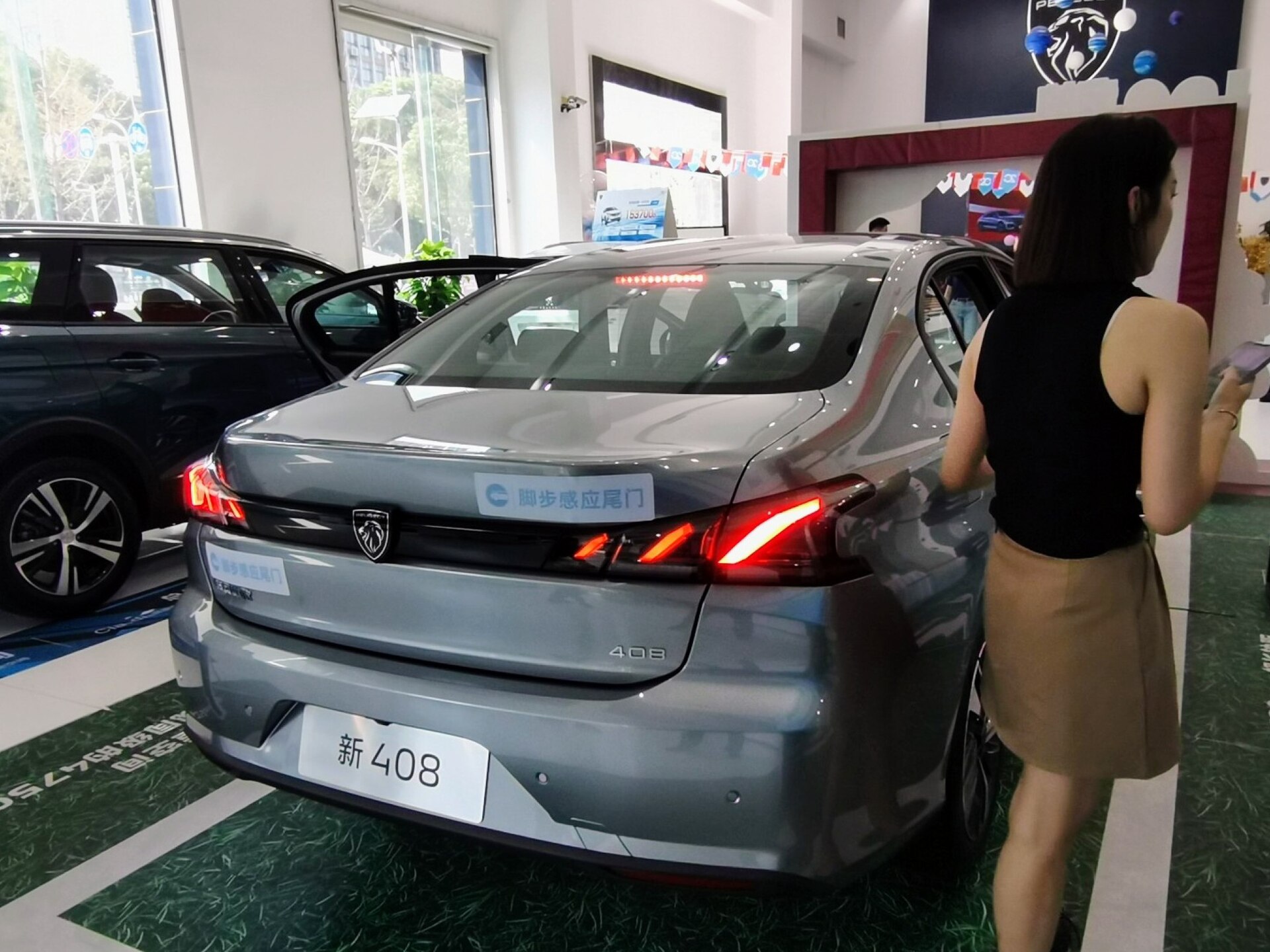 Peugeot 408 makyajlı fastback dış tasarım ayrıntısı