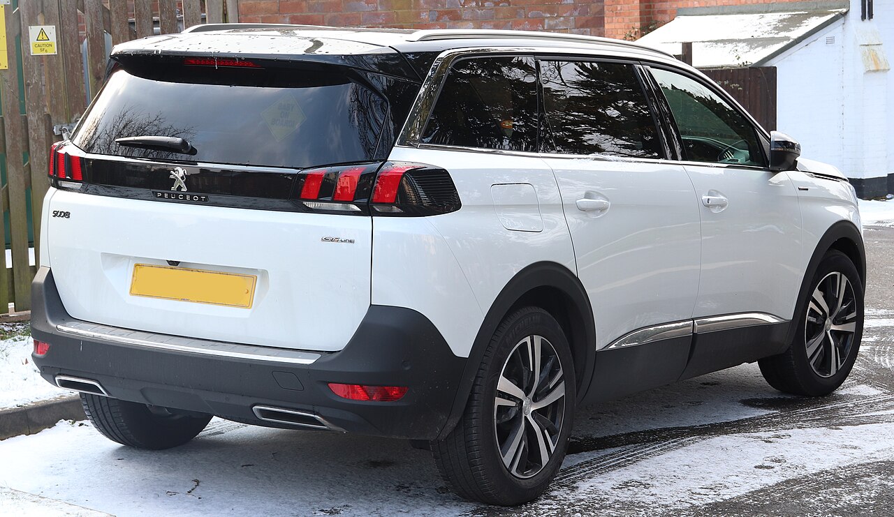 Peugeot 5008 P87 arka ve yan tasarım