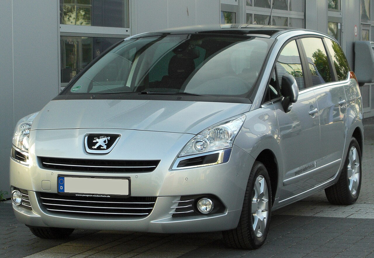 Peugeot 5008 T87 2010 ön görünüş
