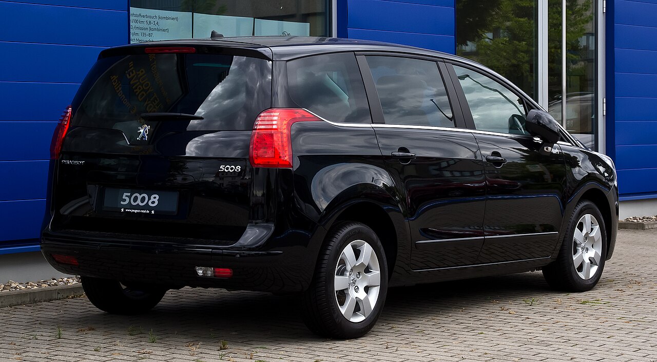2012 Peugeot 5008 T87 arka üç çeyrek görünüş
