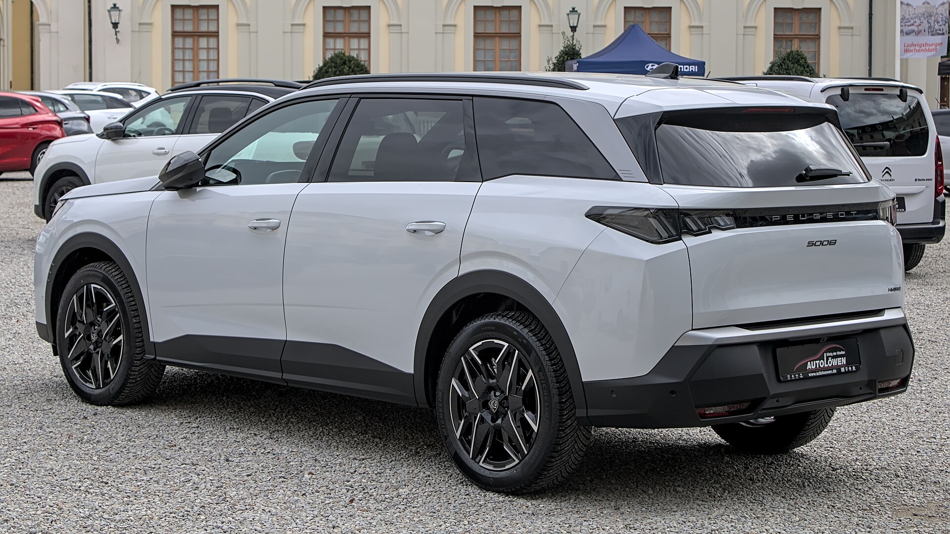 Peugeot 5008 Hybrid 145 dış mekân görünümü