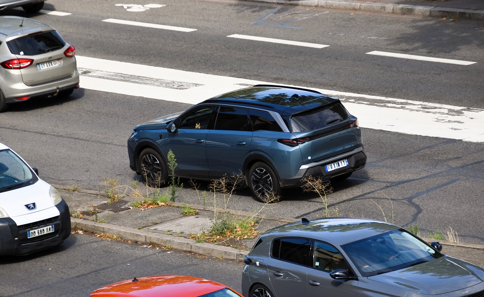 Peugeot 5008 P74 yan tasarım ve gövde ölçüsü