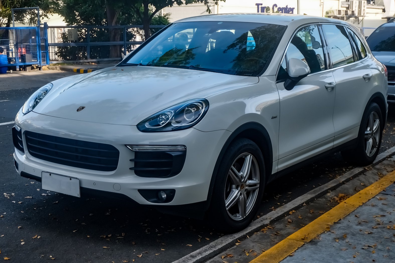 Porsche Cayenne 958 dizel arka üç çeyrek görünüm