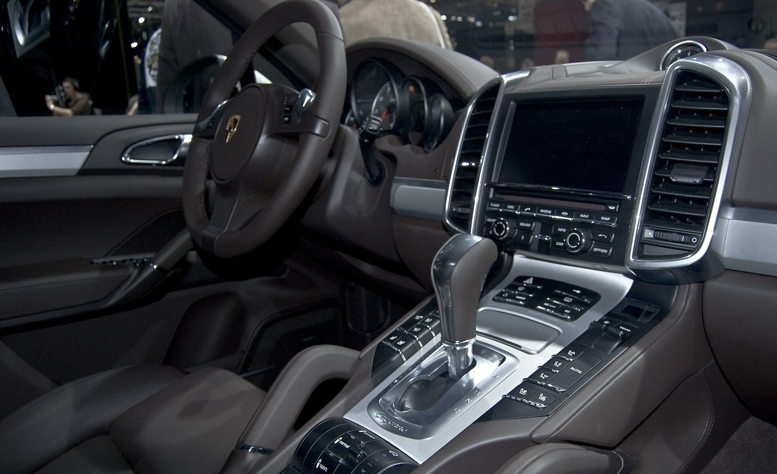 Porsche Cayenne 958 kokpit ve orta konsol