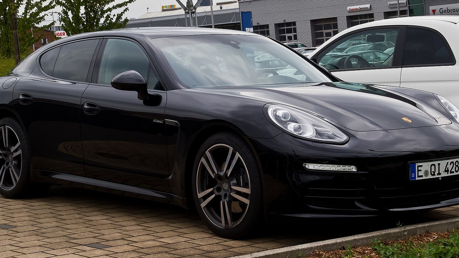 Makyajlı Porsche Panamera 970 3.0 Diesel önden görünüm