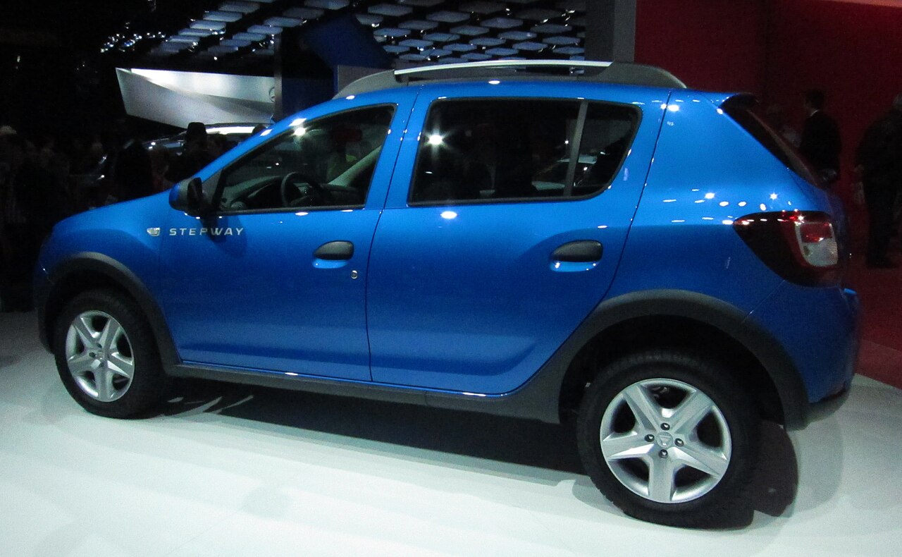 Dacia Sandero Stepway II yan görünüm