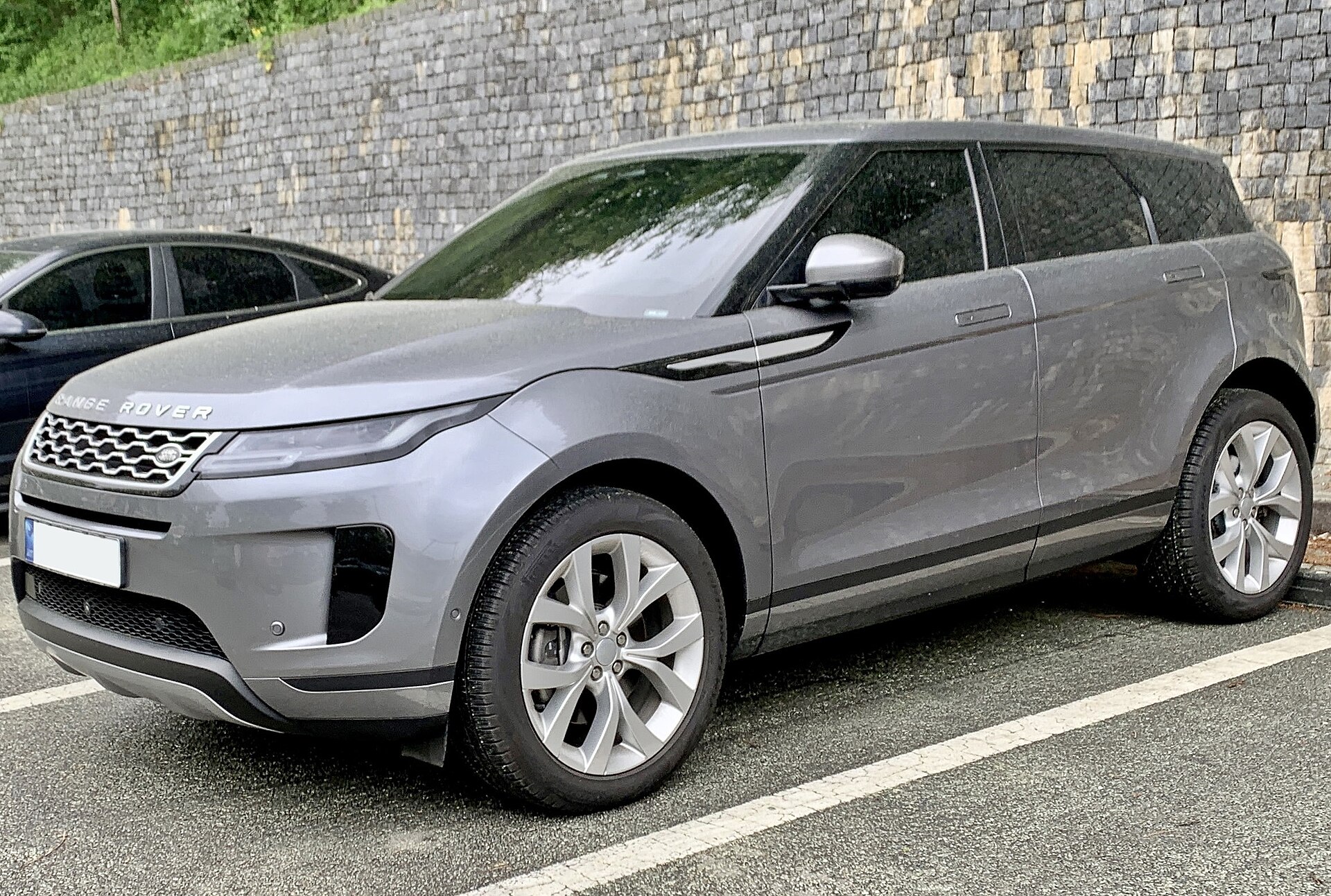 Range Rover Evoque L551 önden görünüm