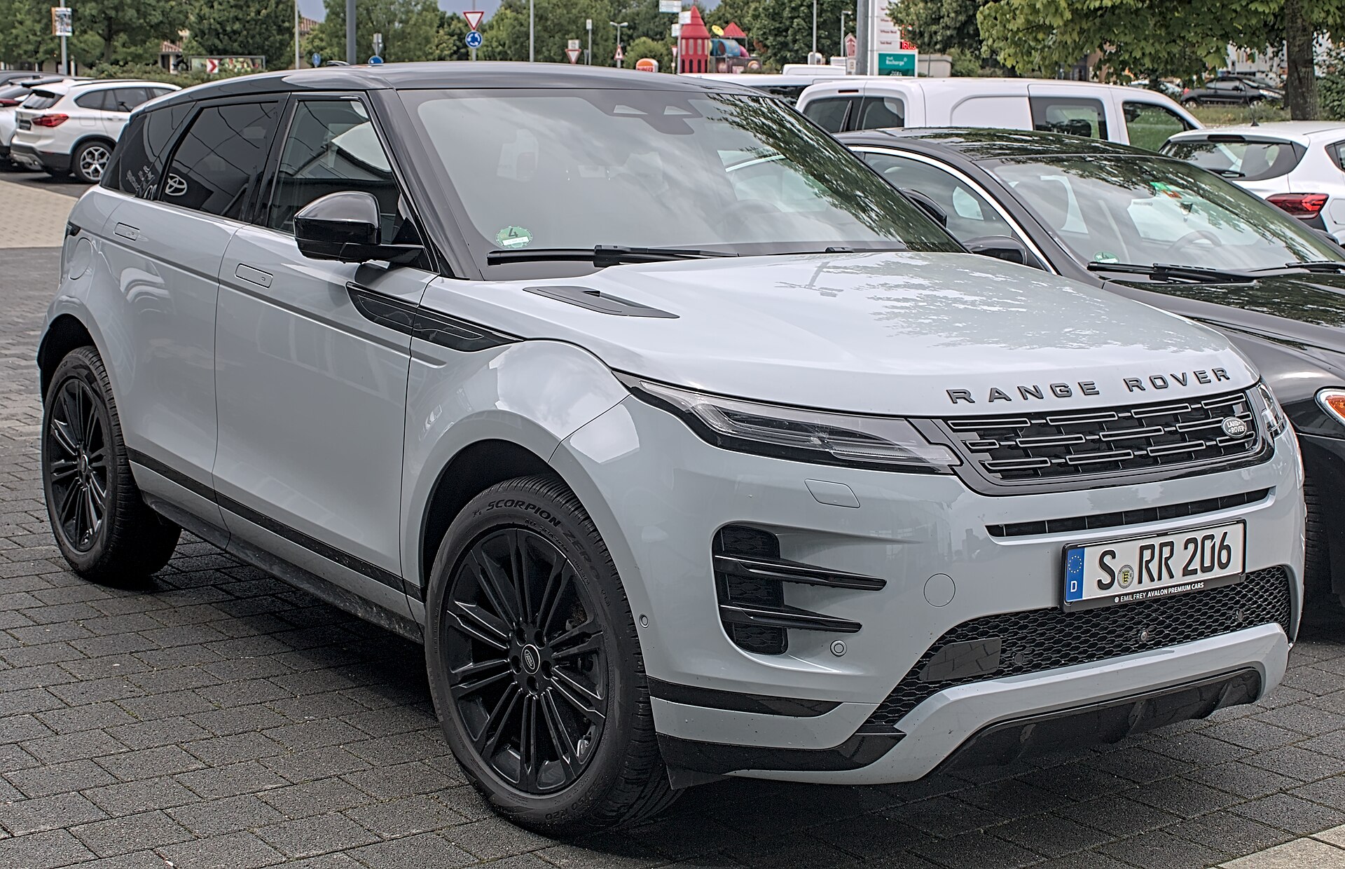 Range Rover Evoque L551 yan görünüm