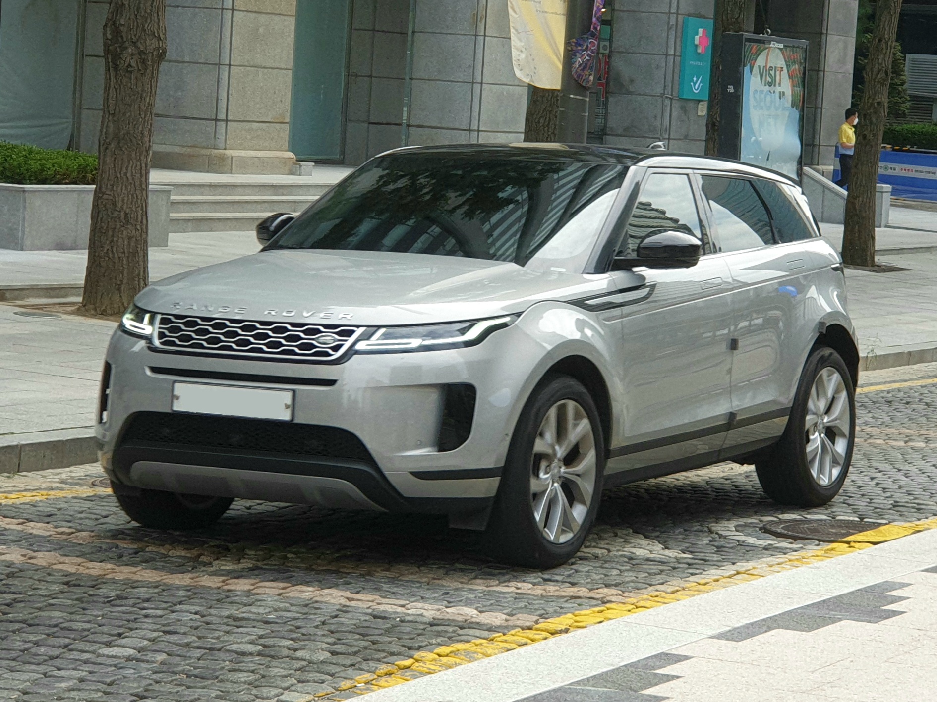 Makyajlı Range Rover Evoque L551